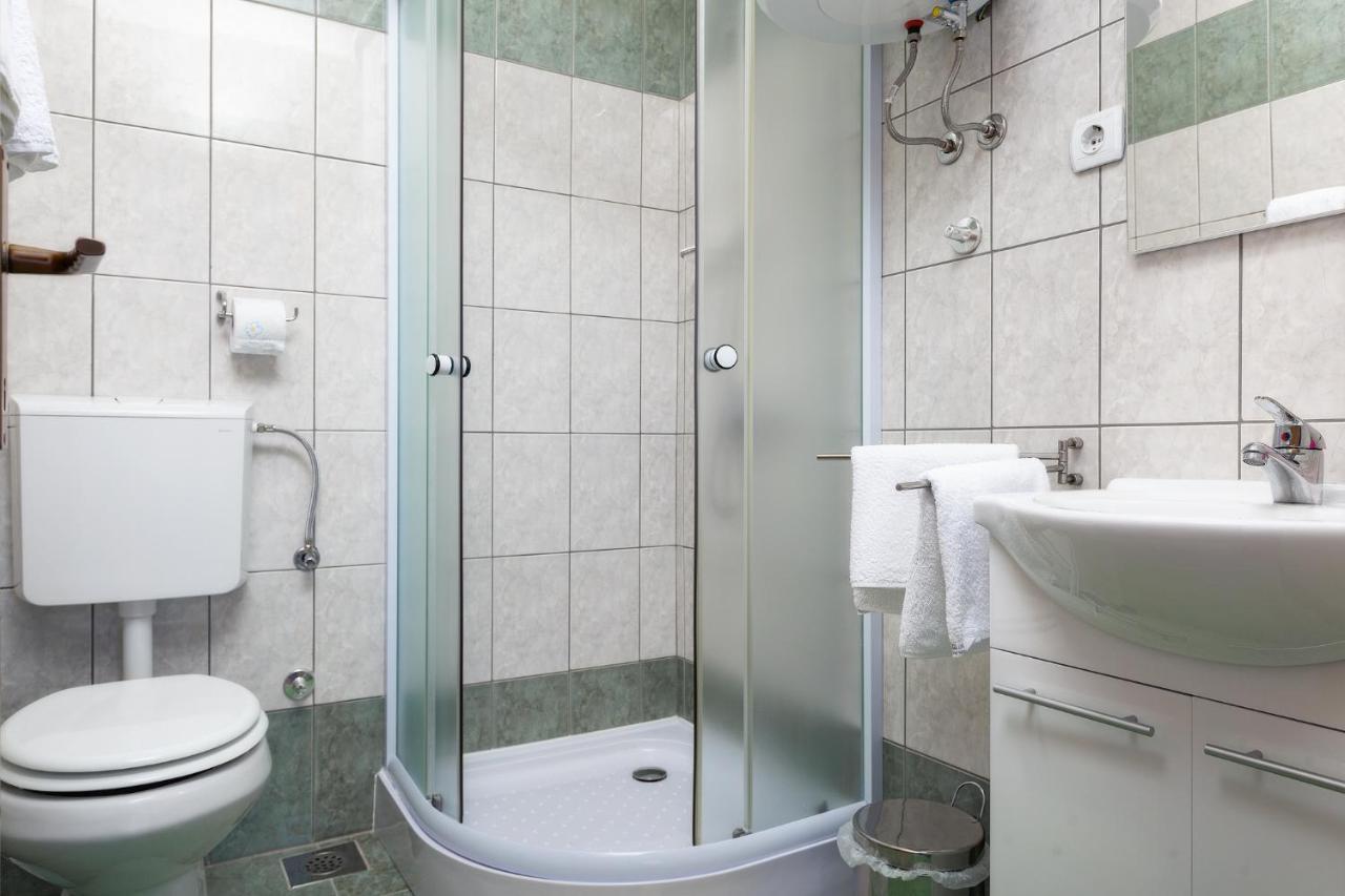 Manda Apartment Karlobag Bagian luar foto