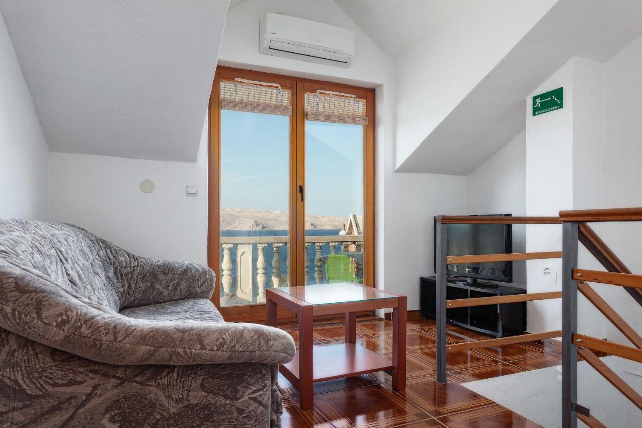 Manda Apartment Karlobag Bagian luar foto